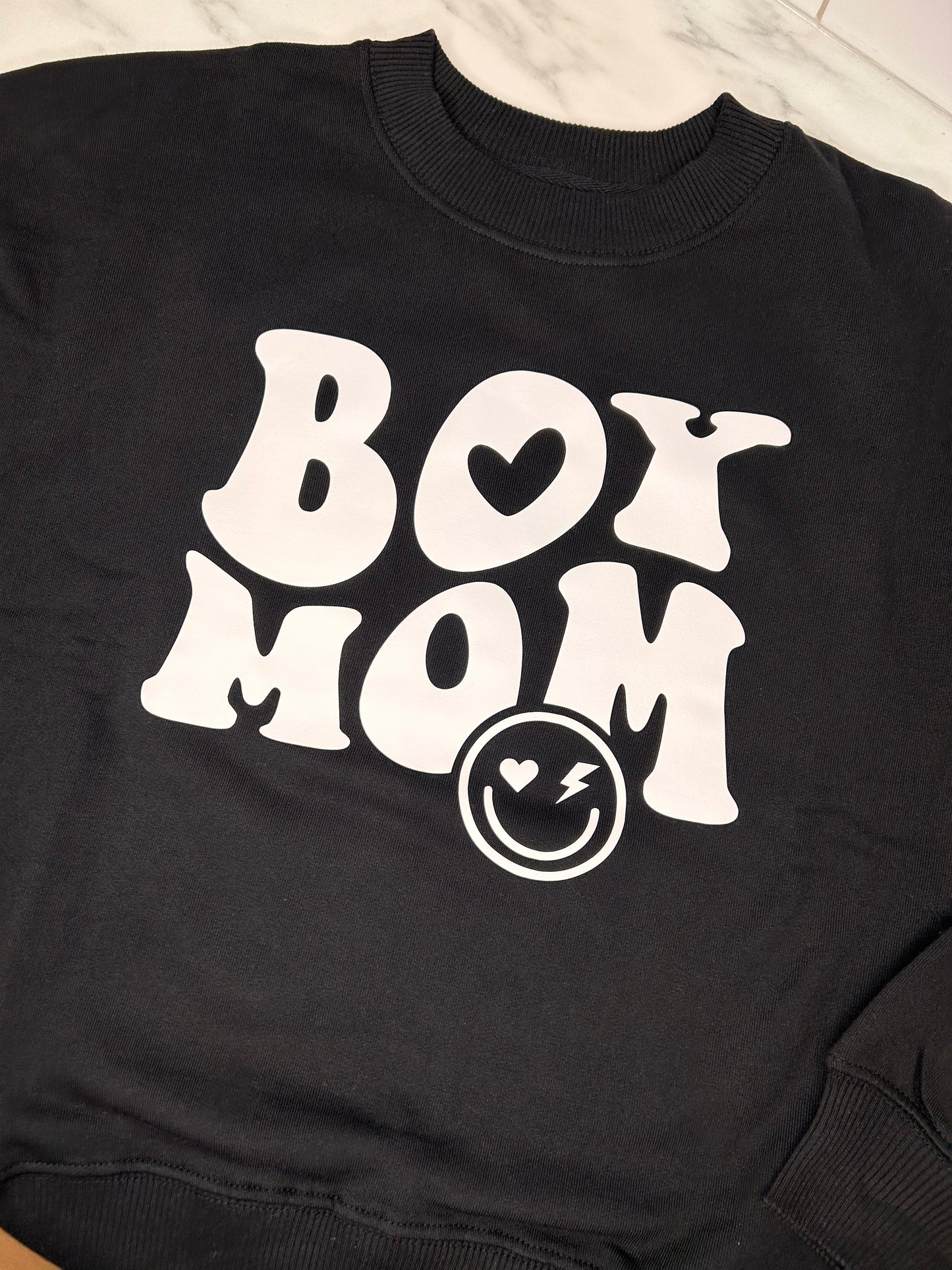 Boy Mom - Mamma Tröja-Lovely Text
