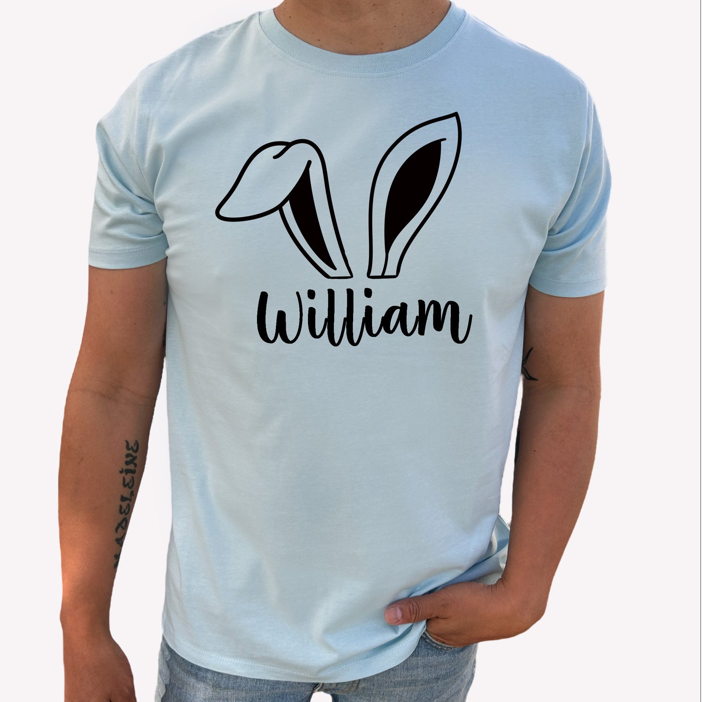 Stilsäkra Kaninöron T-shirt med Personligt Namn för Honom-Lovely Text