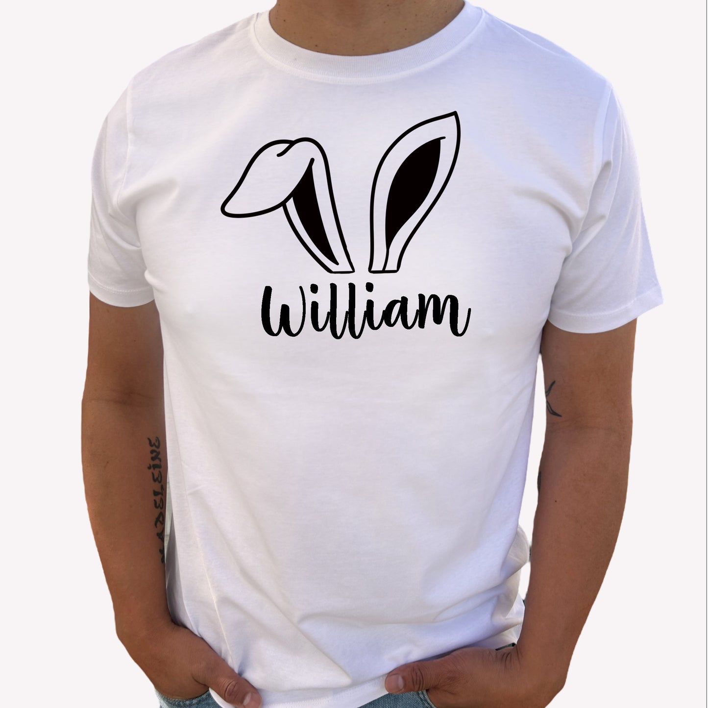 Stilsäkra Kaninöron T-shirt med Personligt Namn för Honom-Lovely Text