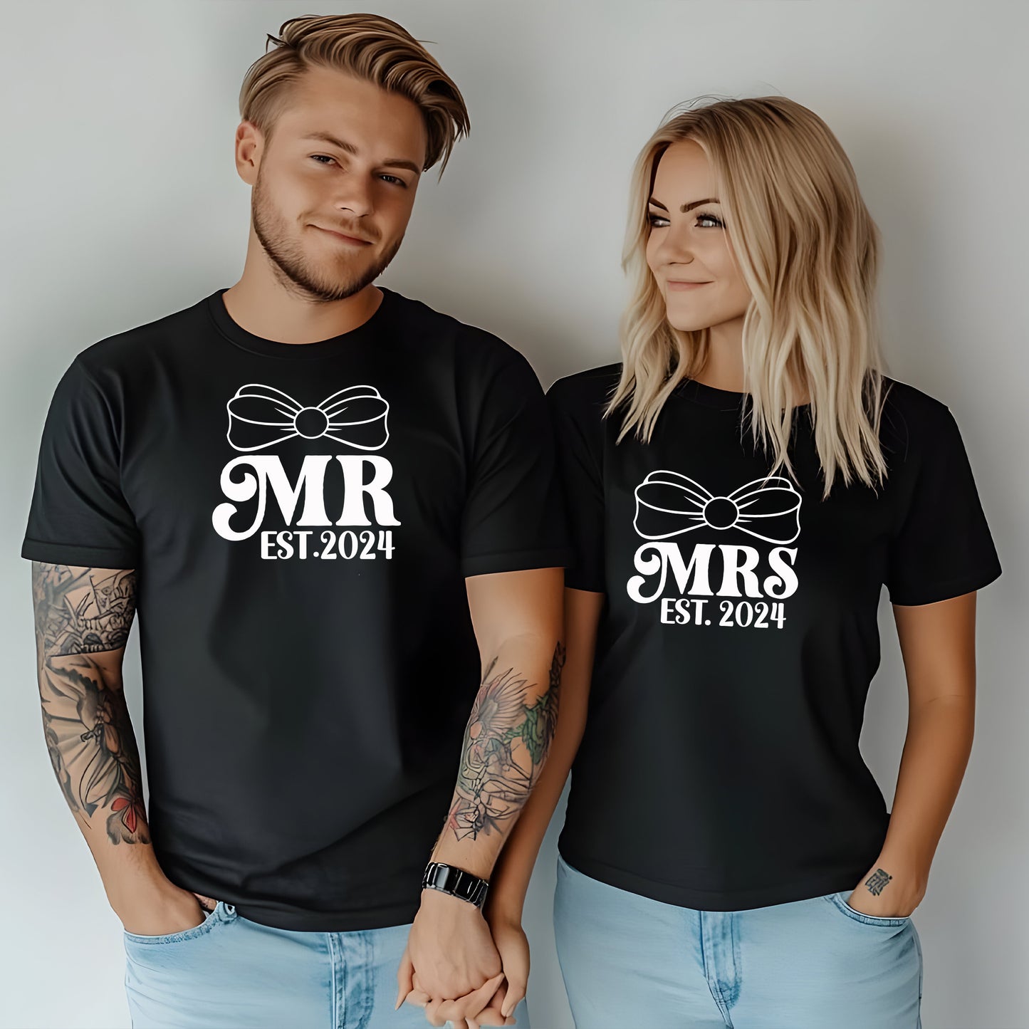 Mr & Mrs – Matchande T-shirts för Par-Lovely Text