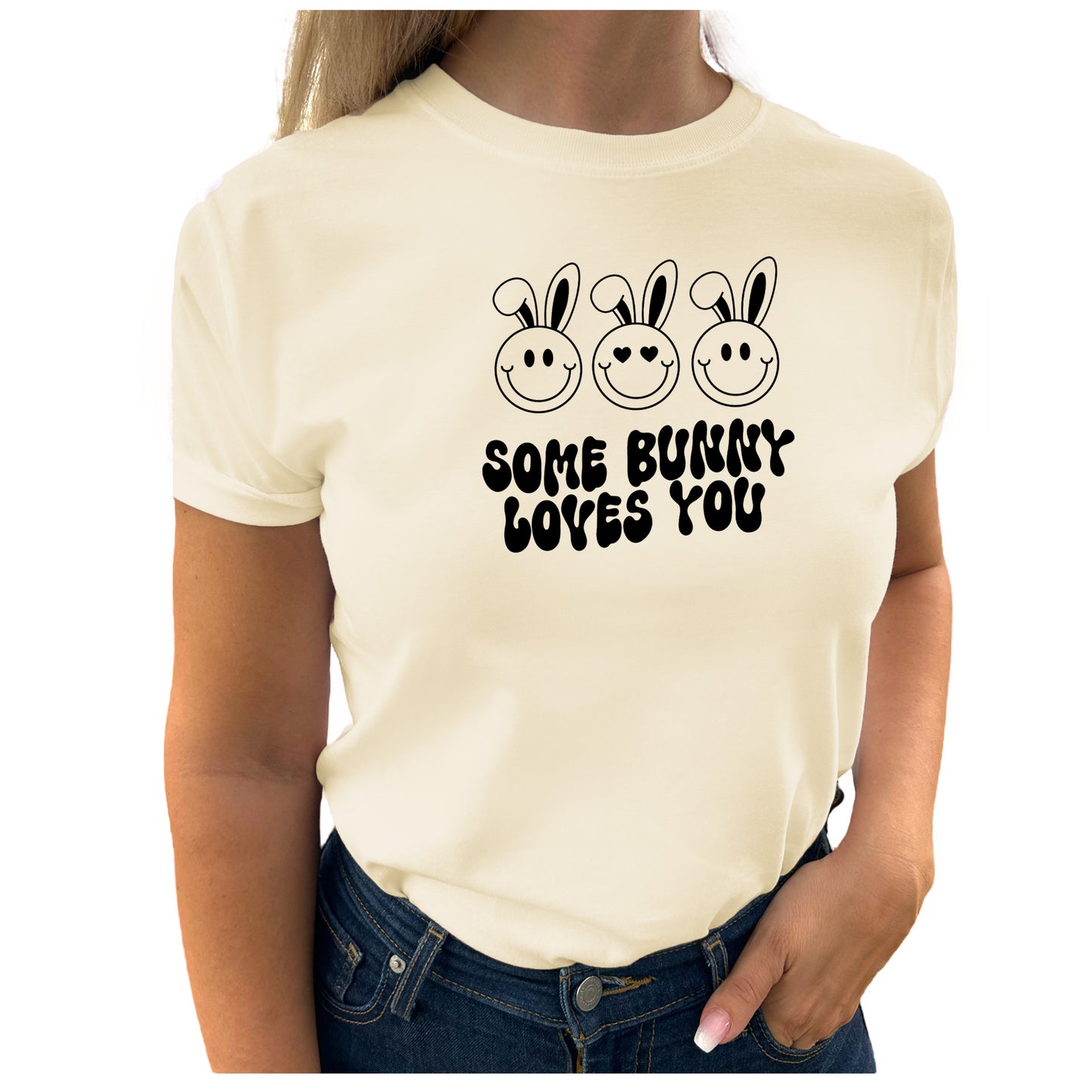 Söt och Kramig T-shirt: Some Bunny Loves You-Lovely Text