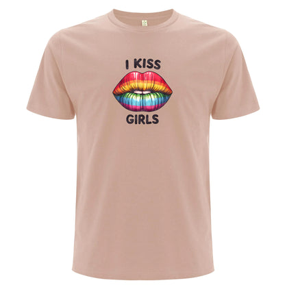 I Kiss Girls – Pride T-shirt med regnbågsläppar (Unisex)-Lovely Text