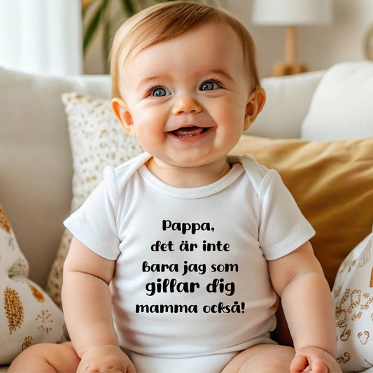 Babybody med kärlekshälsning – från mamma eller pappa