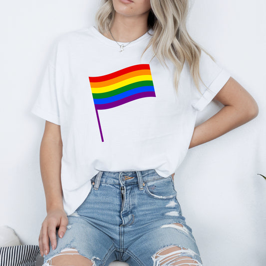Pride T-shirt med flagga – Klassisk design (Unisex)